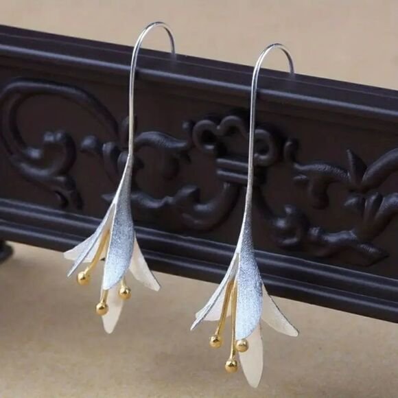 NIB - 925 Silver Gold Two Tone Plated Dangle Blooming Flower Earrings - Picture 1 of 10